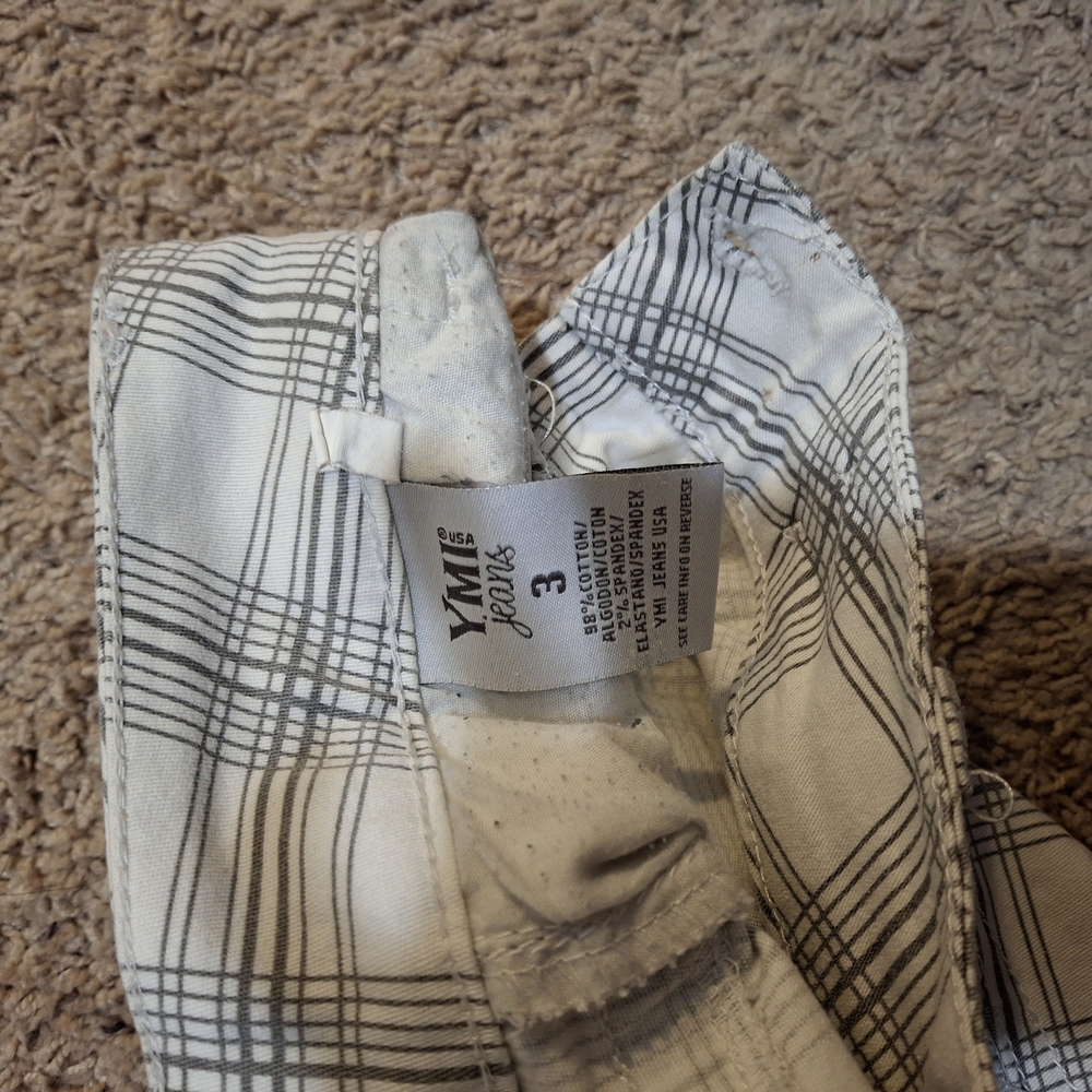 YMI SHORTS (3) - Picture 3 of 4